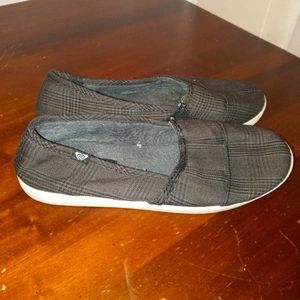 Roxy slippers size 7